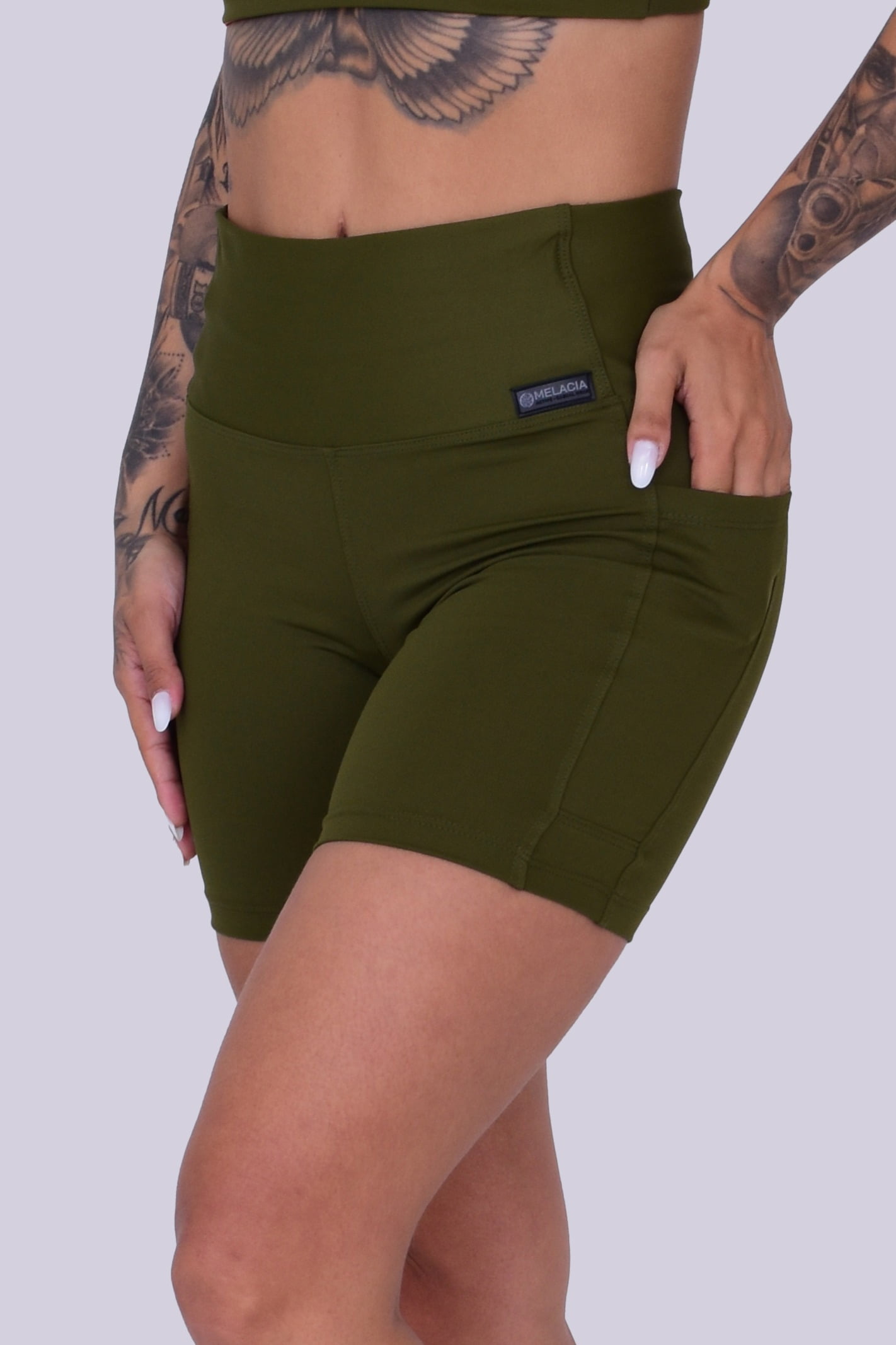 Short Com Bolso Verde Militar
