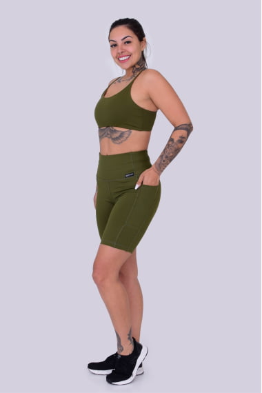BERMUDA ACADEMIA COM BOLSO VERDE MILITAR
