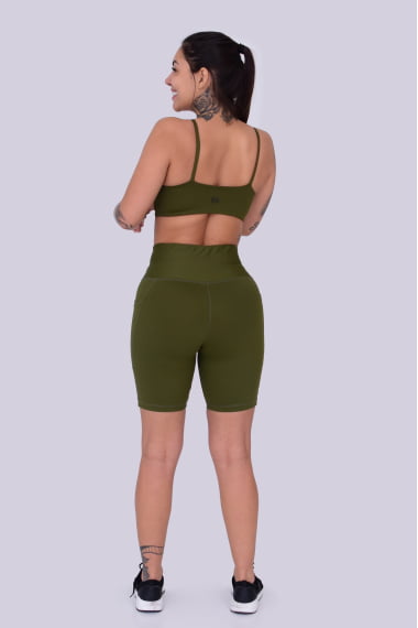 Bermuda Academia com Bolso Verde Militar