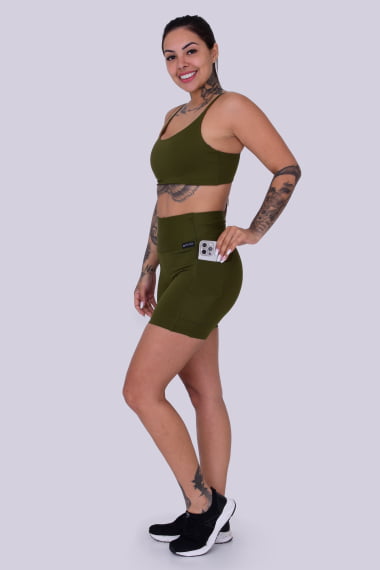 Short Com Bolso Verde Militar