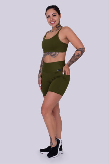 SHORT FITNESS COM BOLSO VERDE MILITAR