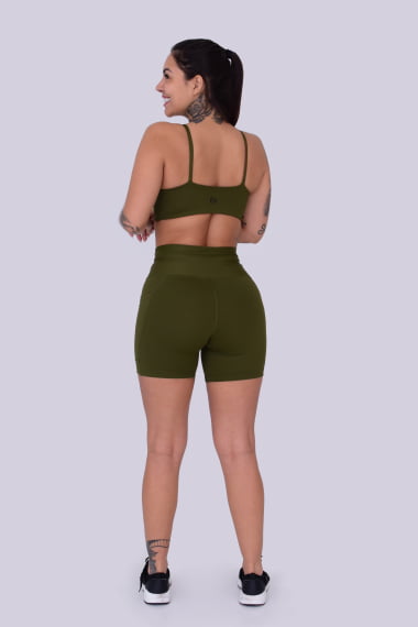 Short Com Bolso Verde Militar